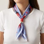 Foulard Twilly – Viola multicolor indossato