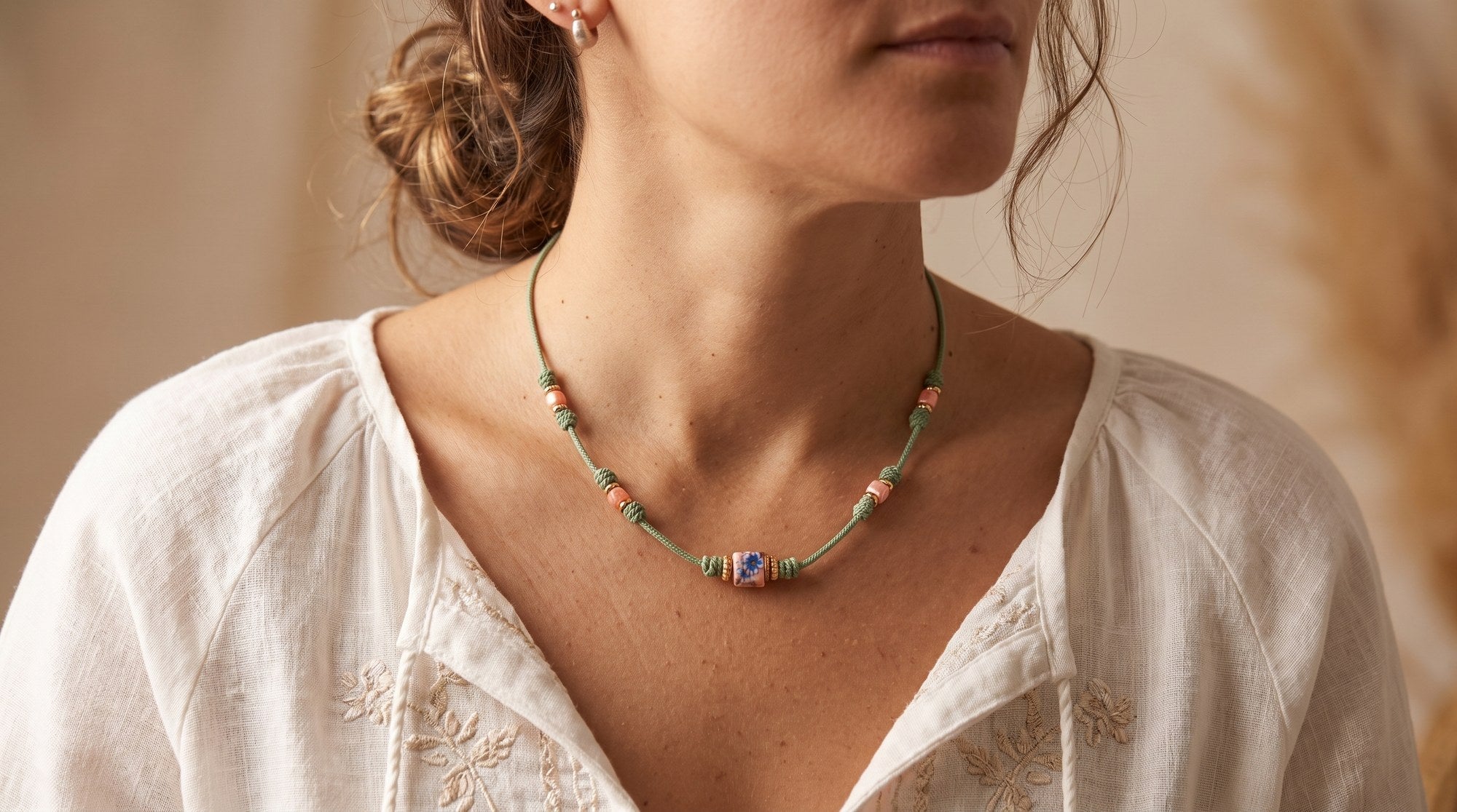 Girocollo Boho Ceramica indossato